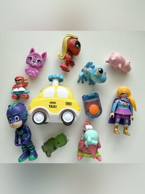 Assorted Toy Figure Bundle
